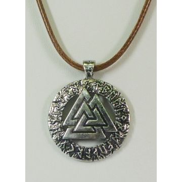 Wikinger-Halskette mit Vaknut. 30mm x 5mm. Länge der Halskette: 48 cm