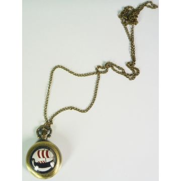 Taschenuhr mit Wikinger Symbol auf der Abdeckung. 50 mm x 37mm x 17. Kettenlänge 80 cm