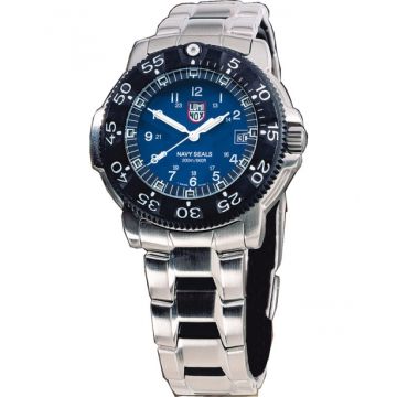 Steel Navy Seal Dive Watch-Uhr - Getragen von den U.S. Navy SEALS - Wasserdicht bis 200 Meter (20 ATM) - Ronda 715 Quarzwerk mit 5 Juwelen - 10 Jahre Lithium Batterie - Nr. NV4781